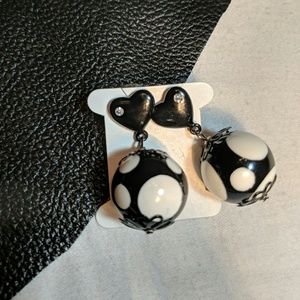 🌻Betsey Johnson funky poka dot earings